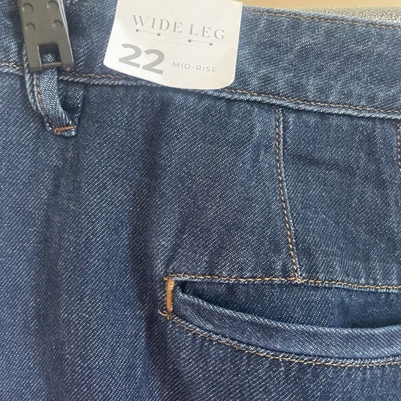 Lane Bryant NWT size 22 plus size Wide leg mid rise Blue Denim Jeans - Picture 7 of 7